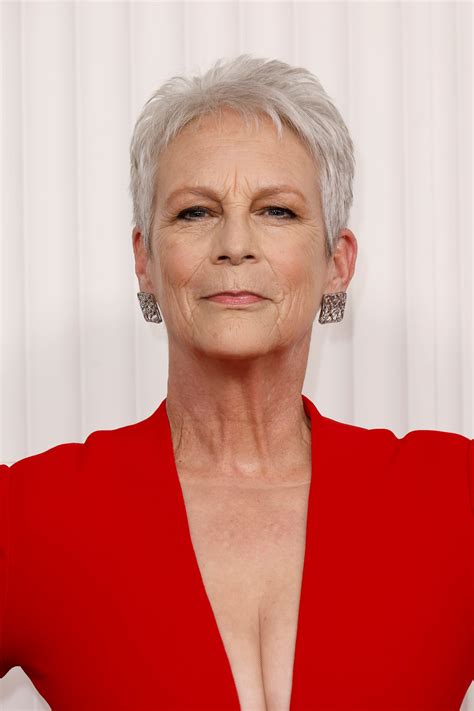 pictures of jamie lee curtis nude|Jamie Lee Curtis Stuns in Naked Spooky Bathtub Throwback。